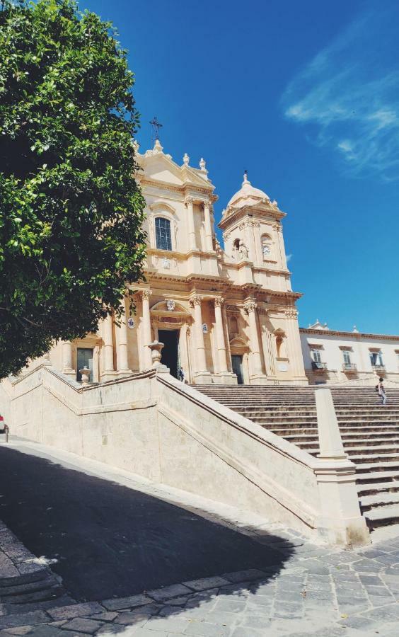 Overlookingsea Lido di Noto エクステリア 写真